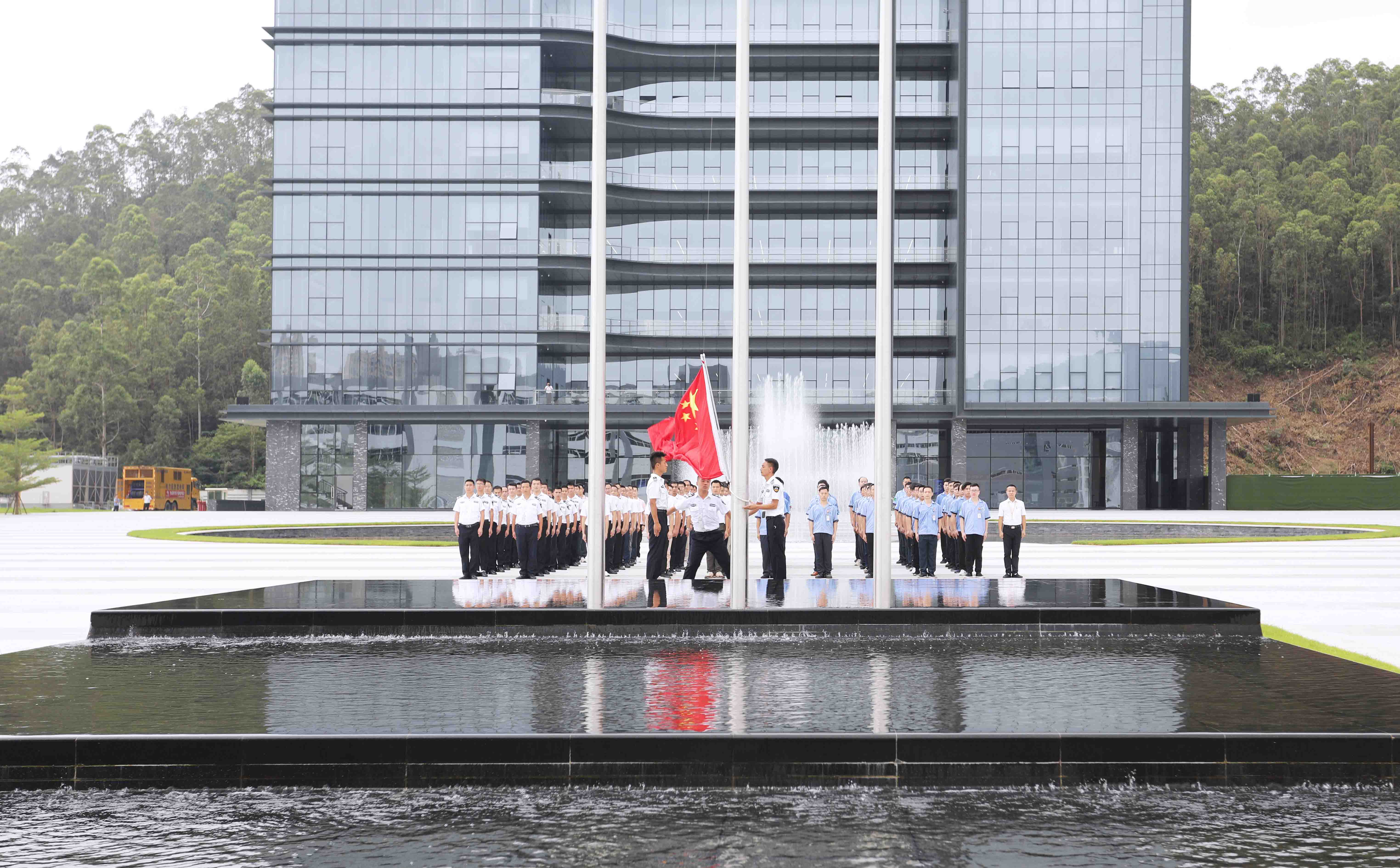 九五至尊VI科技进行八一退役武士活动